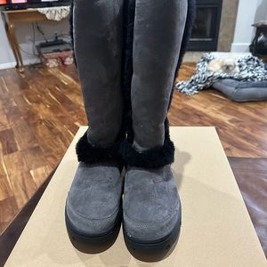 Beautiful women’s size 8 UGG boots.  Worn three times!